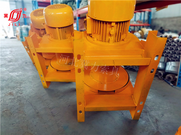 3噸小型卷?yè)P(yáng)機(jī)底部展示